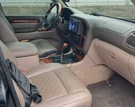 Черный Лексус ЛХ, объемом двигателя 4.67 л и пробегом 435 тыс. км за 10000 $, фото 4 на Automoto.ua