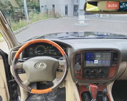 Черный Лексус ЛХ, объемом двигателя 4.7 л и пробегом 415 тыс. км за 16000 $, фото 20 на Automoto.ua