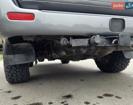 Черный Лексус ЛХ, объемом двигателя 4.7 л и пробегом 415 тыс. км за 16000 $, фото 13 на Automoto.ua