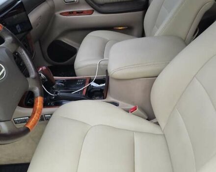 Черный Лексус ЛХ, объемом двигателя 4.7 л и пробегом 415 тыс. км за 16000 $, фото 17 на Automoto.ua