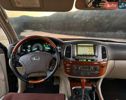 Черный Лексус ЛХ, объемом двигателя 4.66 л и пробегом 330 тыс. км за 12700 $, фото 5 на Automoto.ua