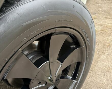 Черный Лексус ЛХ, объемом двигателя 4.7 л и пробегом 365 тыс. км за 13500 $, фото 11 на Automoto.ua