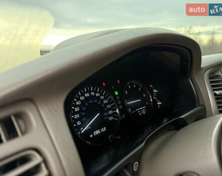 Черный Лексус ЛХ, объемом двигателя 4.7 л и пробегом 286 тыс. км за 13750 $, фото 10 на Automoto.ua