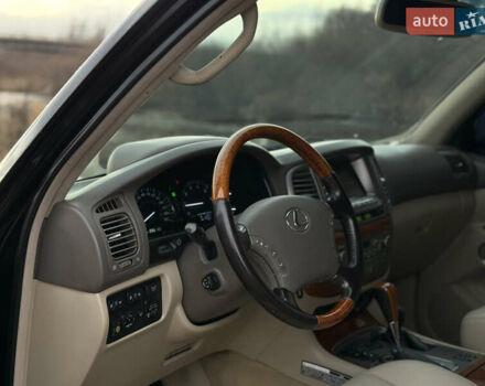 Черный Лексус ЛХ, объемом двигателя 4.7 л и пробегом 286 тыс. км за 13750 $, фото 11 на Automoto.ua