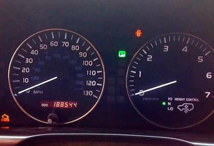 Черный Лексус ЛХ, объемом двигателя 4.7 л и пробегом 207 тыс. км за 13900 $, фото 4 на Automoto.ua
