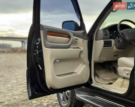 Черный Лексус ЛХ, объемом двигателя 4.7 л и пробегом 286 тыс. км за 13750 $, фото 13 на Automoto.ua