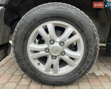 Черный Лексус ЛХ, объемом двигателя 4.66 л и пробегом 260 тыс. км за 13500 $, фото 12 на Automoto.ua