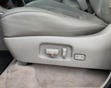 Черный Лексус ЛХ, объемом двигателя 4.7 л и пробегом 313 тыс. км за 13790 $, фото 20 на Automoto.ua