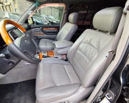 Черный Лексус ЛХ, объемом двигателя 4.7 л и пробегом 313 тыс. км за 13790 $, фото 22 на Automoto.ua