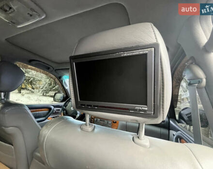 Черный Лексус ЛХ, объемом двигателя 4.6 л и пробегом 300 тыс. км за 13777 $, фото 32 на Automoto.ua