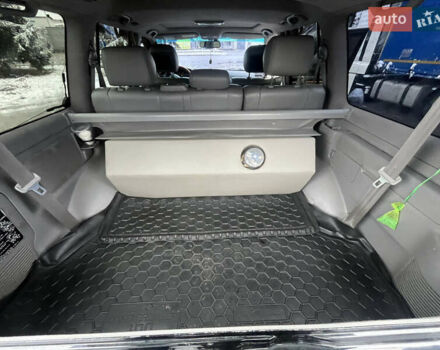 Черный Лексус ЛХ, объемом двигателя 4.6 л и пробегом 300 тыс. км за 13777 $, фото 36 на Automoto.ua