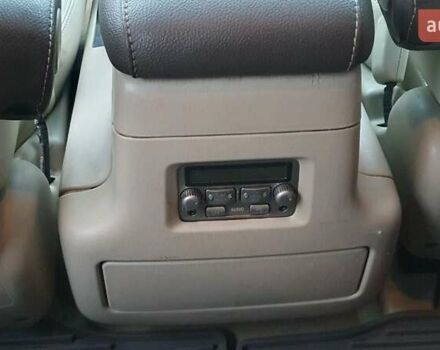 Черный Лексус ЛХ, объемом двигателя 4.66 л и пробегом 171 тыс. км за 12000 $, фото 20 на Automoto.ua