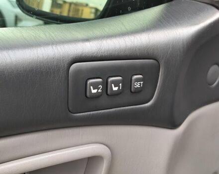 Черный Лексус ЛХ, объемом двигателя 4.7 л и пробегом 313 тыс. км за 13790 $, фото 16 на Automoto.ua