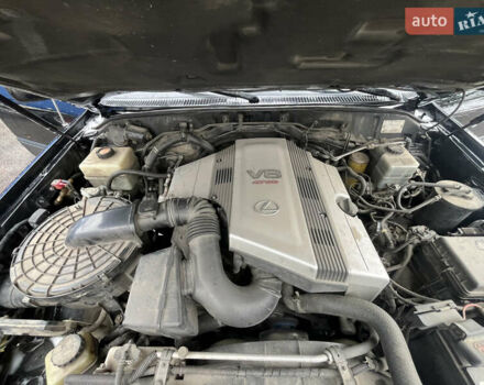 Черный Лексус ЛХ, объемом двигателя 4.6 л и пробегом 300 тыс. км за 13777 $, фото 56 на Automoto.ua