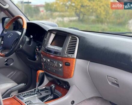 Чорний Лексус ЛХ, об'ємом двигуна 4.66 л та пробігом 291 тис. км за 12500 $, фото 12 на Automoto.ua