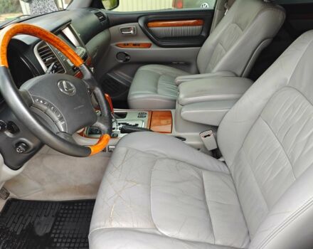 Черный Лексус ЛХ, объемом двигателя 4.7 л и пробегом 330 тыс. км за 14500 $, фото 9 на Automoto.ua