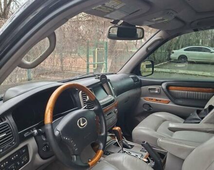 Черный Лексус ЛХ, объемом двигателя 4.66 л и пробегом 300 тыс. км за 12000 $, фото 7 на Automoto.ua