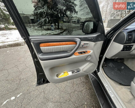 Черный Лексус ЛХ, объемом двигателя 4.6 л и пробегом 300 тыс. км за 13777 $, фото 44 на Automoto.ua