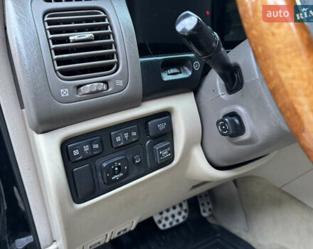 Черный Лексус ЛХ, объемом двигателя 4.7 л и пробегом 300 тыс. км за 14900 $, фото 16 на Automoto.ua