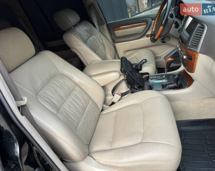 Черный Лексус ЛХ, объемом двигателя 4.7 л и пробегом 300 тыс. км за 14900 $, фото 18 на Automoto.ua