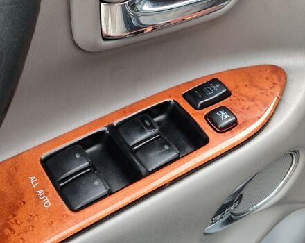 Черный Лексус ЛХ, объемом двигателя 4.7 л и пробегом 313 тыс. км за 13790 $, фото 15 на Automoto.ua