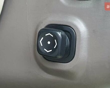 Черный Лексус ЛХ, объемом двигателя 4.66 л и пробегом 171 тыс. км за 12000 $, фото 21 на Automoto.ua