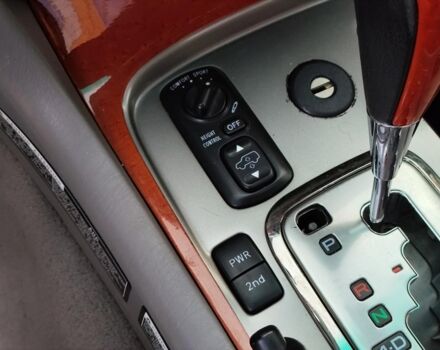 Черный Лексус ЛХ, объемом двигателя 4.7 л и пробегом 313 тыс. км за 13790 $, фото 27 на Automoto.ua