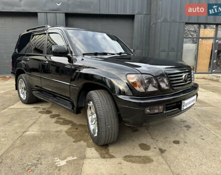 Черный Лексус ЛХ, объемом двигателя 4.7 л и пробегом 300 тыс. км за 14900 $, фото 1 на Automoto.ua