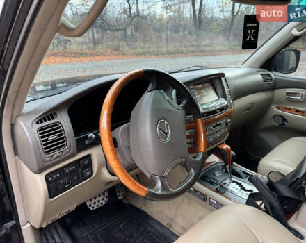 Черный Лексус ЛХ, объемом двигателя 4.7 л и пробегом 300 тыс. км за 14900 $, фото 17 на Automoto.ua