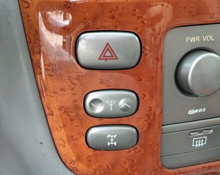 Черный Лексус ЛХ, объемом двигателя 4.7 л и пробегом 313 тыс. км за 13790 $, фото 34 на Automoto.ua