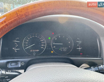 Черный Лексус ЛХ, объемом двигателя 4.7 л и пробегом 545 тыс. км за 15600 $, фото 11 на Automoto.ua