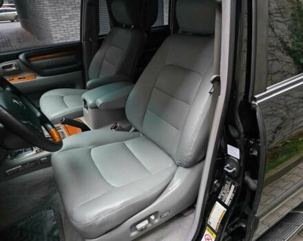 Черный Лексус ЛХ, объемом двигателя 4.67 л и пробегом 254 тыс. км за 15499 $, фото 3 на Automoto.ua