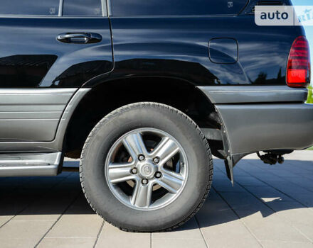 Черный Лексус ЛХ, объемом двигателя 4.67 л и пробегом 330 тыс. км за 19500 $, фото 10 на Automoto.ua