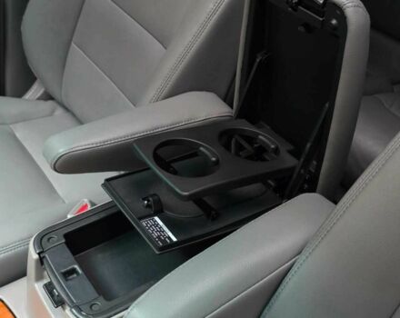 Черный Лексус ЛХ, объемом двигателя 4.67 л и пробегом 254 тыс. км за 15499 $, фото 19 на Automoto.ua