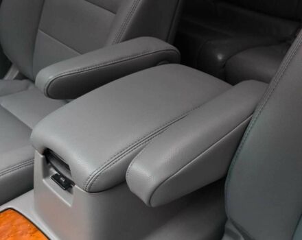 Черный Лексус ЛХ, объемом двигателя 4.67 л и пробегом 254 тыс. км за 15499 $, фото 18 на Automoto.ua