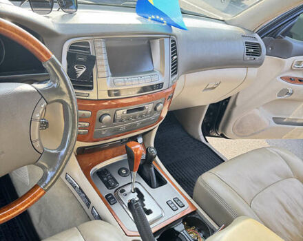 Черный Лексус ЛХ, объемом двигателя 4.7 л и пробегом 545 тыс. км за 15600 $, фото 10 на Automoto.ua