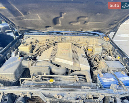 Черный Лексус ЛХ, объемом двигателя 4.7 л и пробегом 545 тыс. км за 15600 $, фото 14 на Automoto.ua