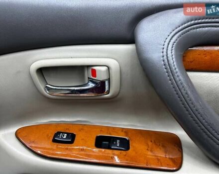 Чорний Лексус ЛХ, об'ємом двигуна 4.66 л та пробігом 238 тис. км за 17500 $, фото 13 на Automoto.ua