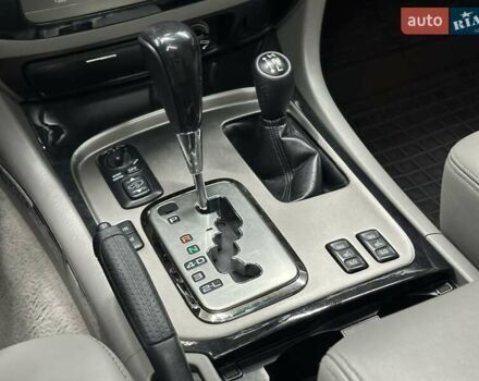 Черный Лексус ЛХ, объемом двигателя 4.66 л и пробегом 211 тыс. км за 19800 $, фото 39 на Automoto.ua