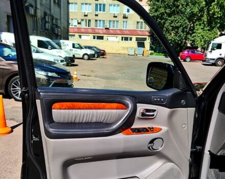 Чорний Лексус ЛХ, об'ємом двигуна 4.7 л та пробігом 221 тис. км за 17000 $, фото 3 на Automoto.ua