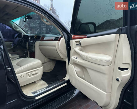 Черный Лексус ЛХ, объемом двигателя 5.66 л и пробегом 263 тыс. км за 19999 $, фото 22 на Automoto.ua