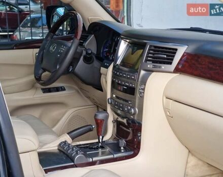 Черный Лексус ЛХ, объемом двигателя 5.66 л и пробегом 462 тыс. км за 21990 $, фото 46 на Automoto.ua