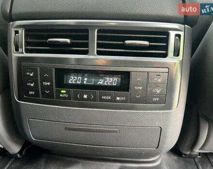 Черный Лексус ЛХ, объемом двигателя 5.66 л и пробегом 234 тыс. км за 34999 $, фото 27 на Automoto.ua