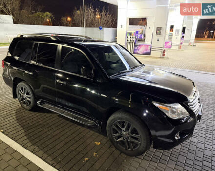 Черный Лексус ЛХ, объемом двигателя 5.7 л и пробегом 267 тыс. км за 23800 $, фото 13 на Automoto.ua