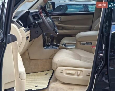 Черный Лексус ЛХ, объемом двигателя 5.66 л и пробегом 462 тыс. км за 21990 $, фото 40 на Automoto.ua