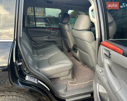 Черный Лексус ЛХ, объемом двигателя 5.7 л и пробегом 110 тыс. км за 33600 $, фото 13 на Automoto.ua