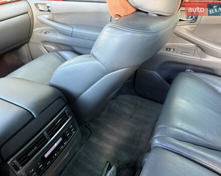 Черный Лексус ЛХ, объемом двигателя 5.7 л и пробегом 297 тыс. км за 26500 $, фото 13 на Automoto.ua