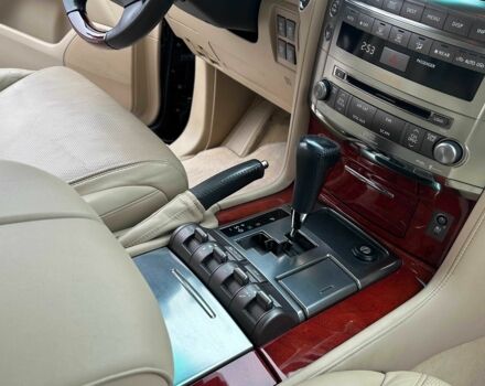 Чорний Лексус ЛХ, об'ємом двигуна 5.7 л та пробігом 74 тис. км за 39400 $, фото 13 на Automoto.ua