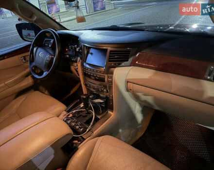 Черный Лексус ЛХ, объемом двигателя 5.7 л и пробегом 267 тыс. км за 23800 $, фото 31 на Automoto.ua