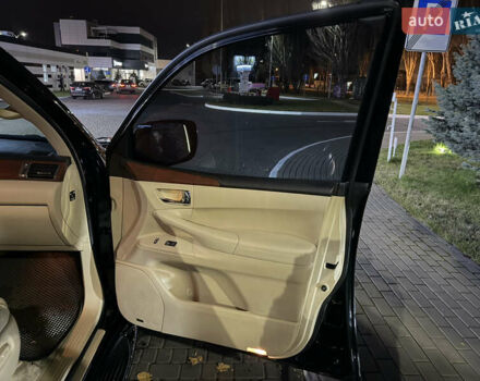 Черный Лексус ЛХ, объемом двигателя 5.7 л и пробегом 267 тыс. км за 23800 $, фото 25 на Automoto.ua